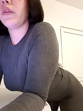 leeya lee online show from February 5, 1:58 am