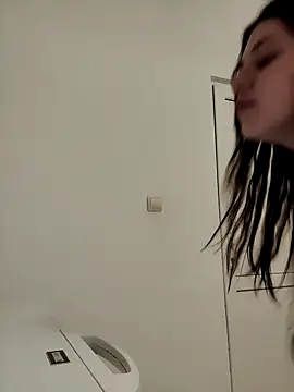 leeya lee online show from February 10, 7:49 pm