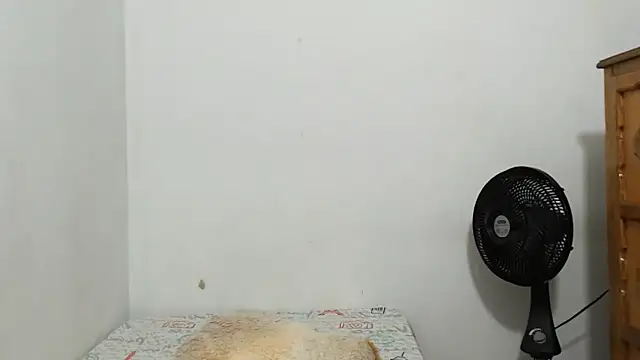 Snapshot of ariellth chatting on April 15, 7:58 pm ariellth online show from April 15, 7:58 pm