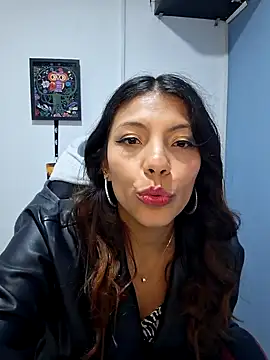 Selenakyle92  online show from December 3, 10:51 pm