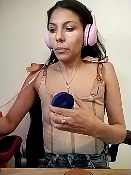 Selenakyle92  online show from March 7, 5:43 pm