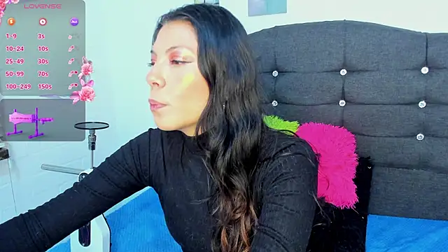 Selenakyle92  online show from June 16, 8:22 pm