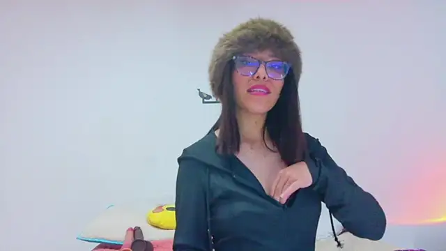 Snapshot of _lucysmith chatting on November 5, 4:45 am lucysmith online show from November 5, 4:45 am