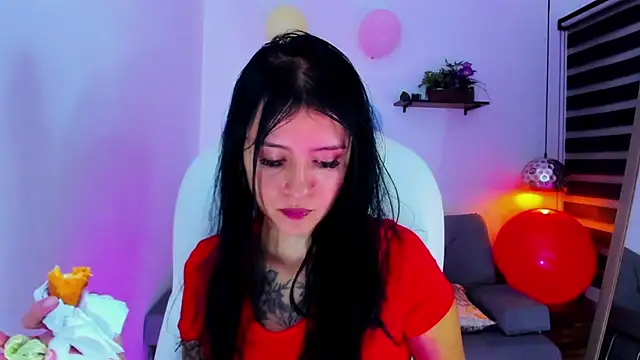 Snapshot of yenny_garcia chatting on October 31, 1:34 pm yenny garcia online show from October 31, 1:34 pm