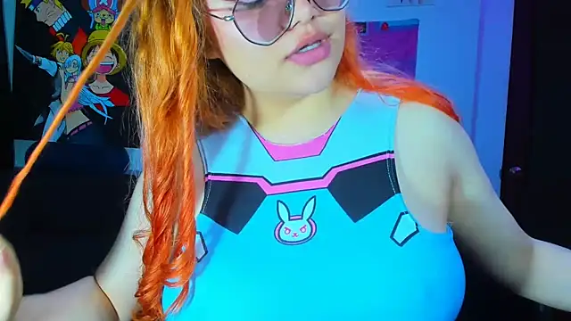 Snapshot of Lily_stone04 chatting on December 3, 6:54 am Lily stone04 online show from December 3, 6:54 am