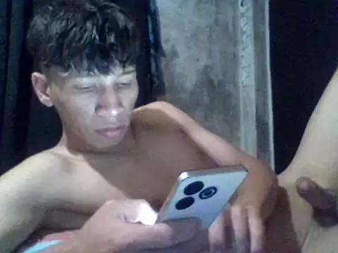 Snapshot of brihan-2004 chatting on February 6, 3:37 am brihan-2004 online show from February 6, 3:37 am