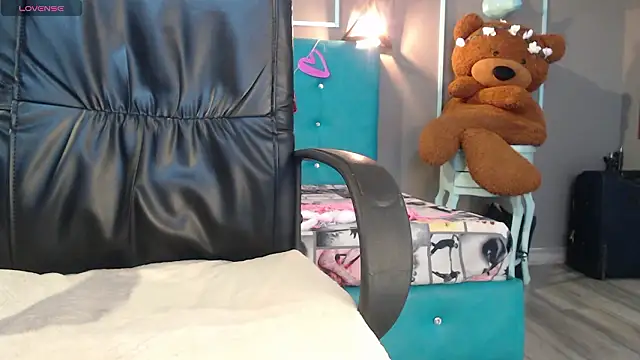 Snapshot of engel_devil chatting on February 21, 1:01 pm engel devil online show from February 21, 1:01 pm