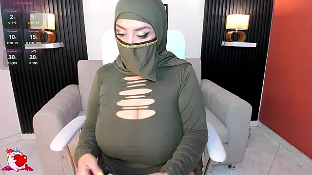 Snapshot of cloe_sirena chatting on October 3, 2:03 pm cloe sirena online show from October 3, 2:03 pm