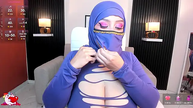 Snapshot of cloe_sirena chatting on October 9, 2:04 pm cloe sirena online show from October 9, 2:04 pm