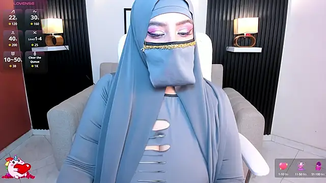 Snapshot of cloe_sirena chatting on October 16, 1:56 pm cloe sirena online show from October 16, 1:56 pm