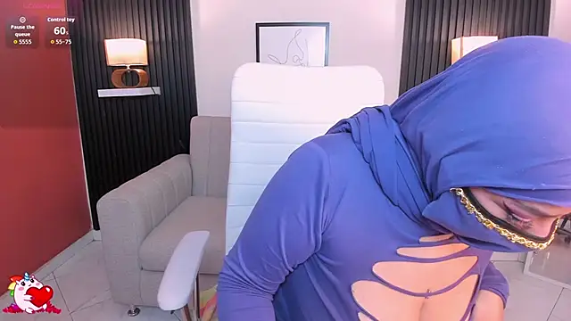 Snapshot of cloe_sirena chatting on November 11, 2:28 pm cloe sirena online show from November 11, 2:28 pm