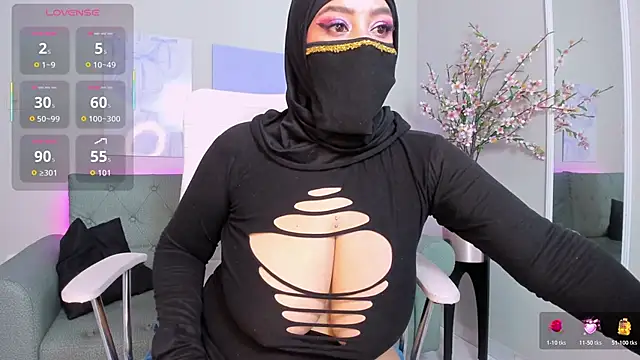 Snapshot of cloe_sirena chatting on November 18, 2:54 pm cloe sirena online show from November 18, 2:54 pm