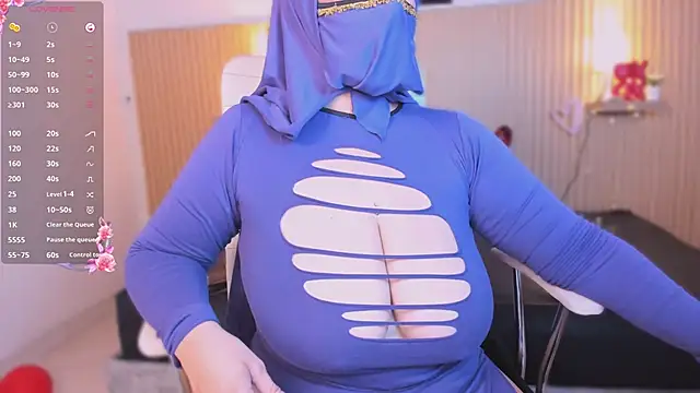 Snapshot of cloe_sirena chatting on February 16, 2:02 pm cloe sirena online show from February 16, 2:02 pm