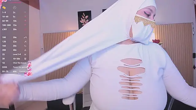 Snapshot of cloe_sirena chatting on February 19, 2:24 pm cloe sirena online show from February 19, 2:24 pm