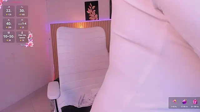 Snapshot of cloe_sirena chatting on March 27, 2:17 pm cloe sirena online show from March 27, 2:17 pm