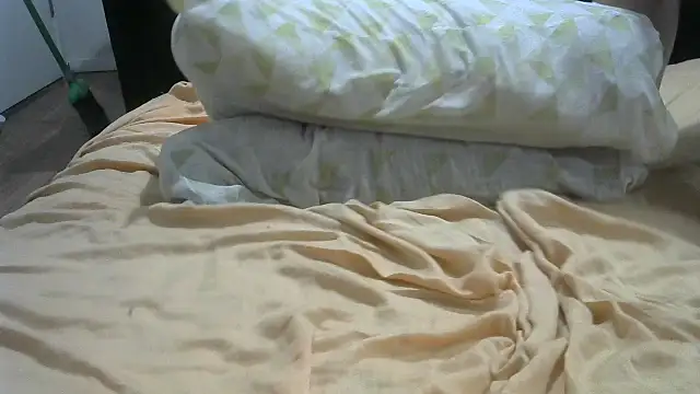 Snapshot of Bahitwife33 chatting on February 16, 1:35 am Bahitwife33 online show from February 16, 1:35 am