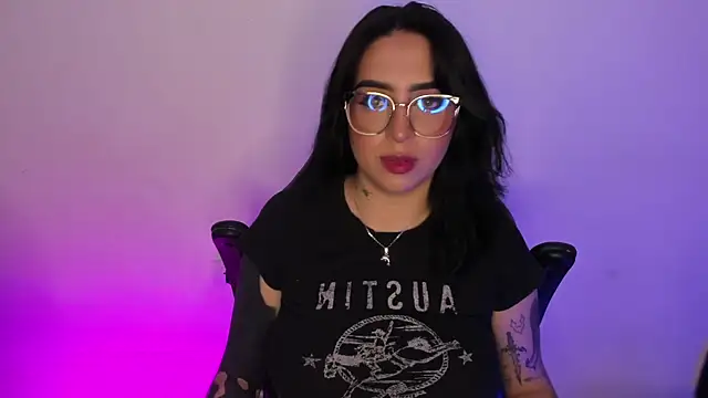 Snapshot of AnnikaMerliahh_ chatting on October 15, 4:12 am AnnikaMerliahh online show from October 15, 4:12 am