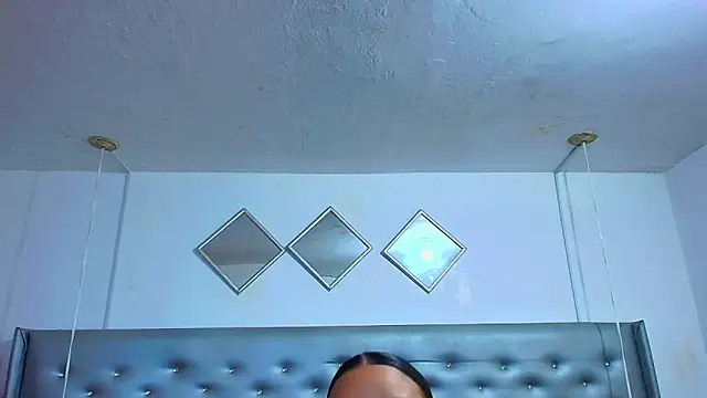 EileenBenzon online show from December 1, 4:34 pm