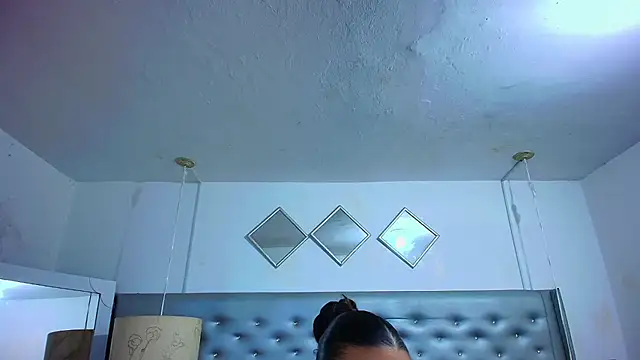 EileenBenzon online show from March 21, 7:28 pm