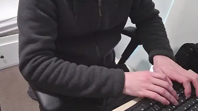 an4y8ot online show from March 5, 9:05 am