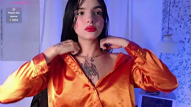 Snapshot of Layla_crazybaby_ chatting on January 21, 8:54 pm Layla crazybaby online show from January 21, 8:54 pm