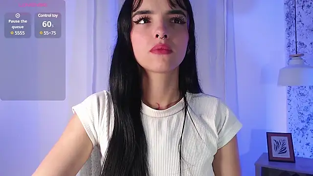 Snapshot of Layla_crazybaby_ chatting on January 31, 8:43 pm Layla crazybaby online show from January 31, 8:43 pm