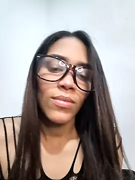 Snapshot of Cositarica_69 chatting on February 17, 5:15 am Cositarica 69 online show from February 17, 5:15 am
