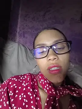 Snapshot of Cositarica_69 chatting on May 16, 5:15 am Cositarica 69 online show from May 16, 5:15 am