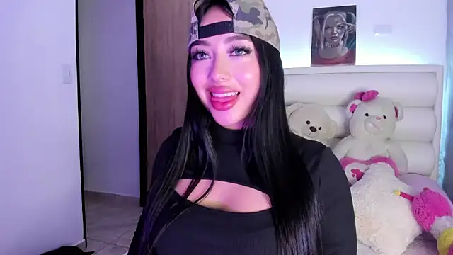Snapshot of gaby_desire777 chatting on April 3, 6:22 am gaby desire777 online show from April 3, 6:22 am