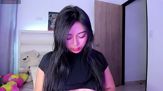Snapshot of gaby_desire777 chatting on April 16, 5:19 am gaby desire777 online show from April 16, 5:19 am