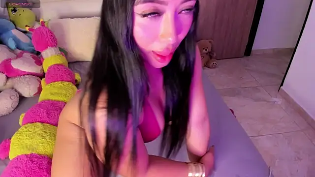 Snapshot of gaby_desire777 chatting on April 17, 4:59 am gaby desire777 online show from April 17, 4:59 am