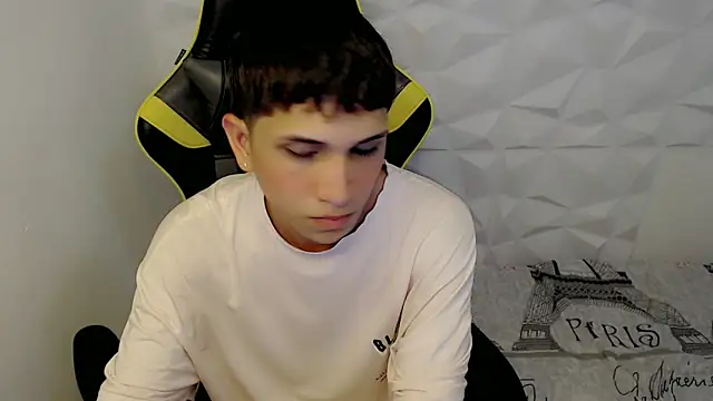 Snapshot of Brayan_lopezz chatting on January 25, 12:47 pm Brayan lopezz online show from January 25, 12:47 pm