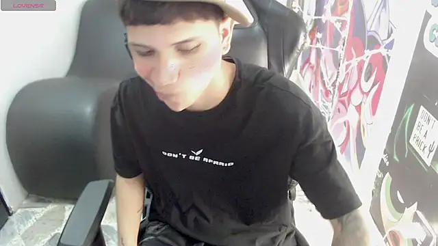 Snapshot of Brayan_lopezz chatting on January 27, 12:48 pm Brayan lopezz online show from January 27, 12:48 pm