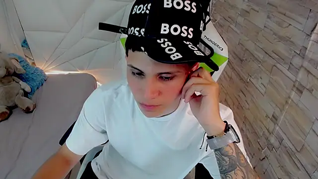 Snapshot of Brayan_lopezz chatting on March 17, 6:53 pm Brayan lopezz online show from March 17, 6:53 pm