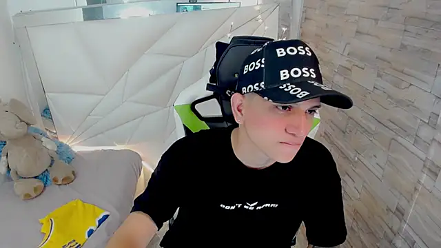 Snapshot of Brayan_lopezz chatting on March 18, 12:58 pm Brayan lopezz online show from March 18, 12:58 pm