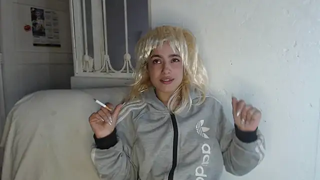 skinny sweet2411 online show from November 12, 3:12 pm