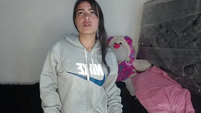 skinny sweet2411 online show from December 16, 12:48 am