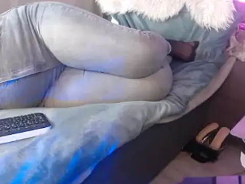 Snapshot of GoddessMonicaNylon chatting on October 9, 2:53 am GoddessMonicaNylon online show from October 9, 2:53 am