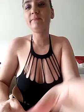 Snapshot of Nell-X chatting on December 13, 12:28 pm Nell-X online show from December 13, 12:28 pm