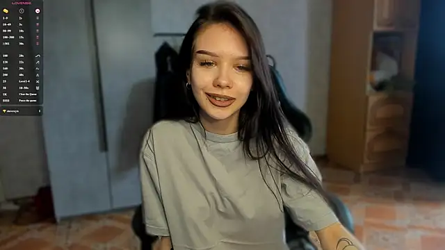 SweetyDeviliya online show from May 28, 4:43 am