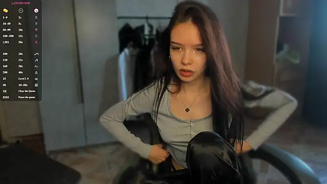 SweetyDeviliya online show from June 18, 4:02 am