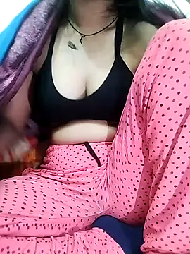 hottysameera online show from December 9, 3:40 am