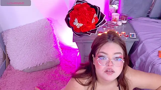 Snapshot of Dakota-Bruce chatting on March 1, 2:13 pm Dakota-Bruce online show from March 1, 2:13 pm