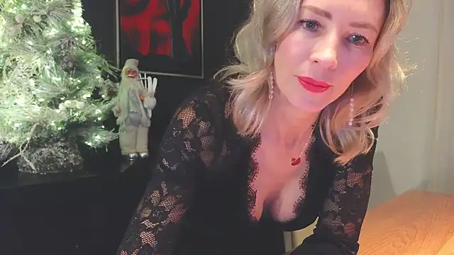  Maddalena  online show from December 24, 11:00 pm