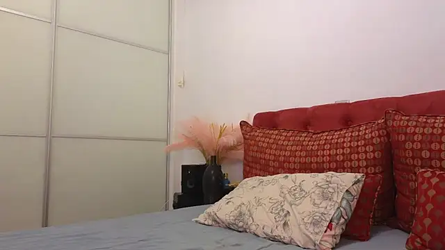  Maddalena  online show from February 21, 9:32 pm