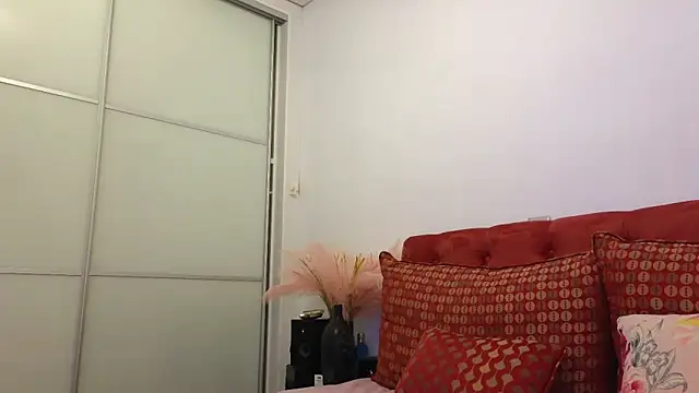  Maddalena  online show from March 3, 9:05 pm