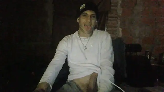 Snapshot of elsaiya chatting on June 25, 3:28 am elsaiya online show from June 25, 3:28 am