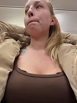 Snapshot of Hr_Frk_Olsen chatting on January 17, 2:55 pm Hr Frk Olsen online show from January 17, 2:55 pm