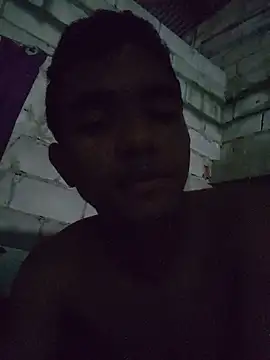 Reynold2608 online show from May 27, 1:24 am