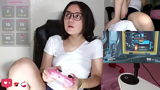 Snapshot of sobresalinaa chatting on October 5, 4:11 am sobresalinaa online show from October 5, 4:11 am